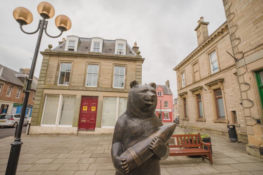 Wojtek the Polish soldier bear’s adventures by the Tweed